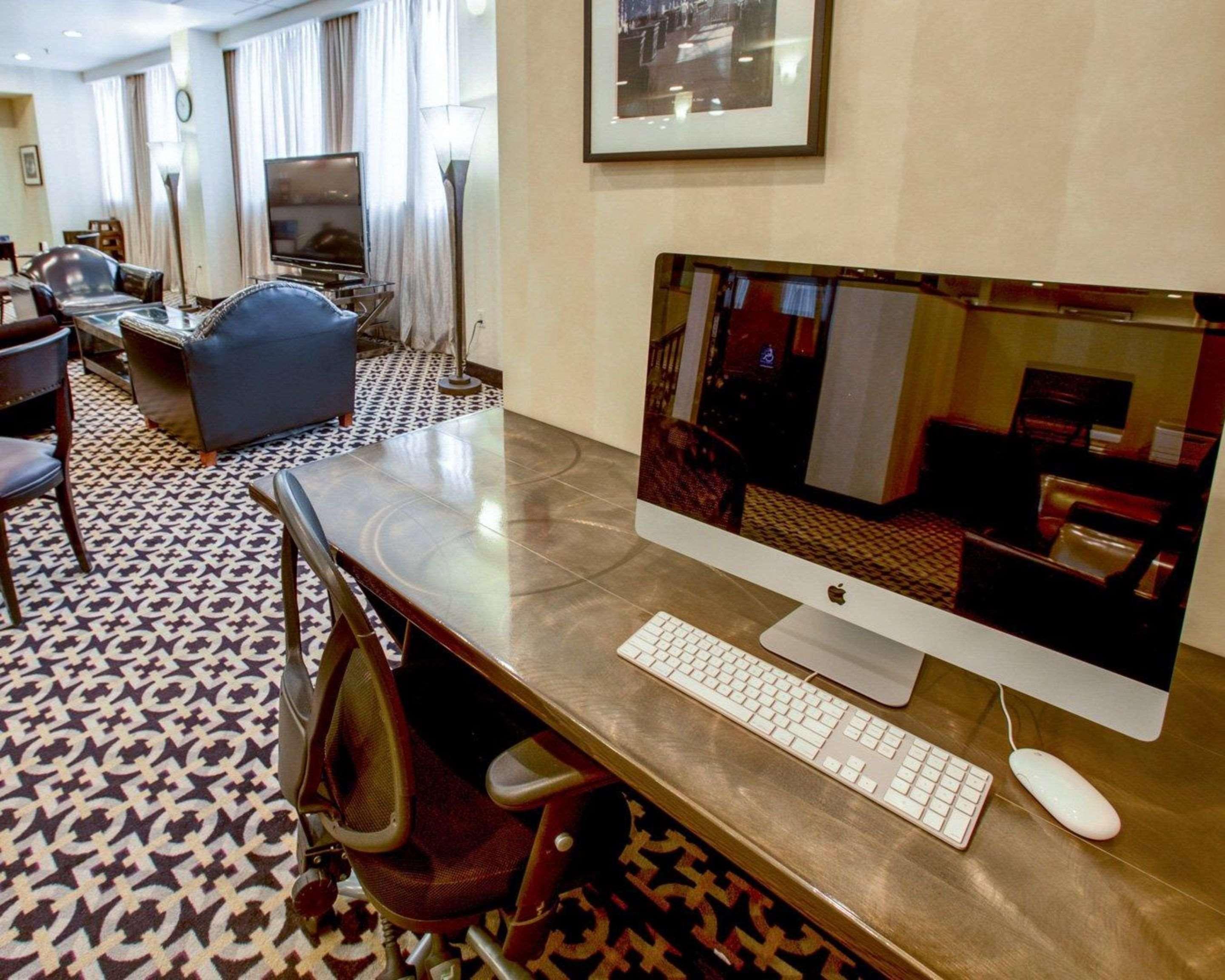 Best Western Paramus Hotel & Suites Экстерьер фото